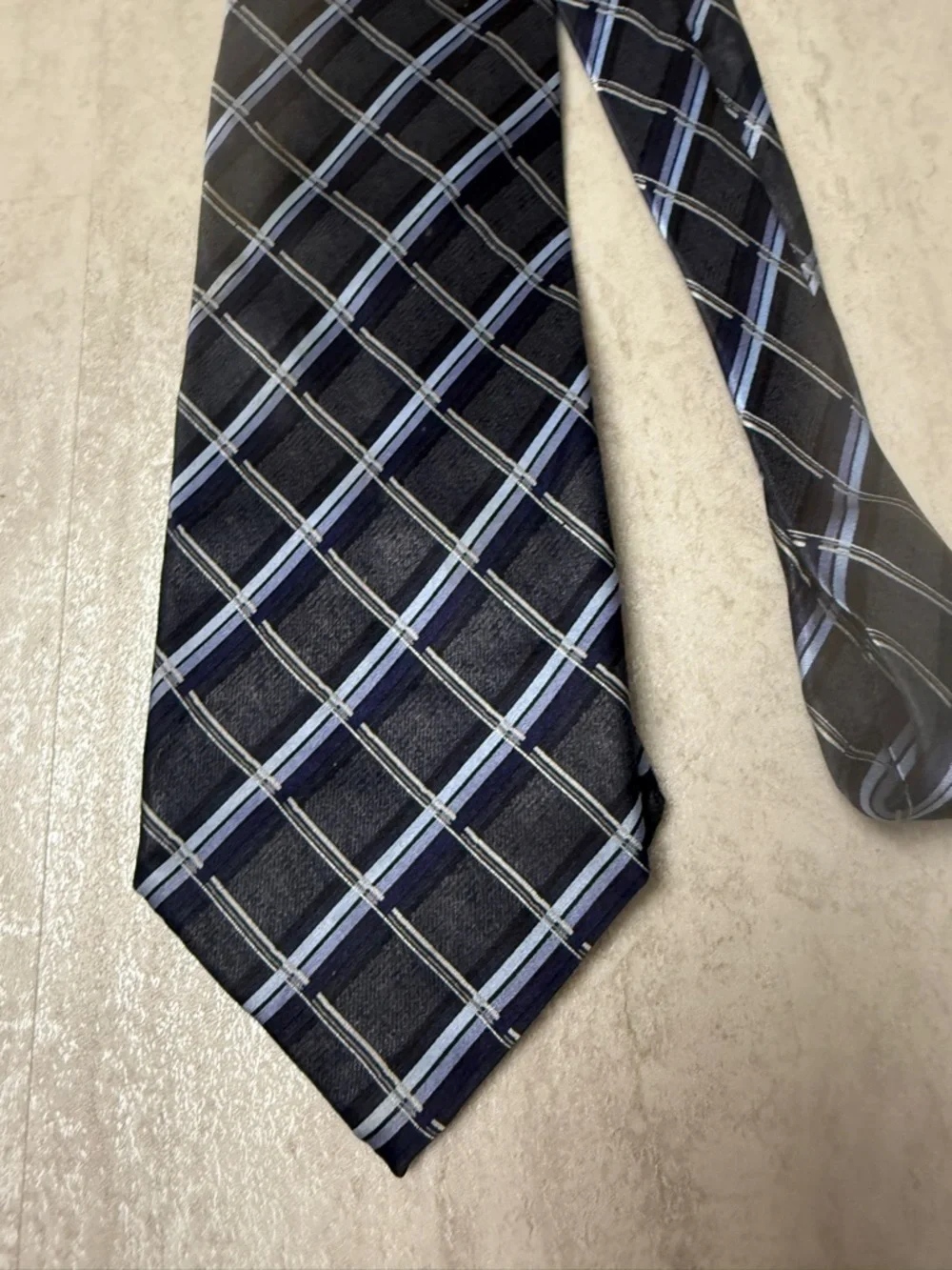 Vintage Kilburne and Finch silk tie